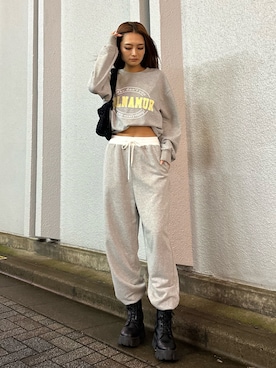 「CALNAMUR（カルナムール）のアイテム（スウェット）」を使った、花島郁さん（レディース・167cm）の秋コーディネート
