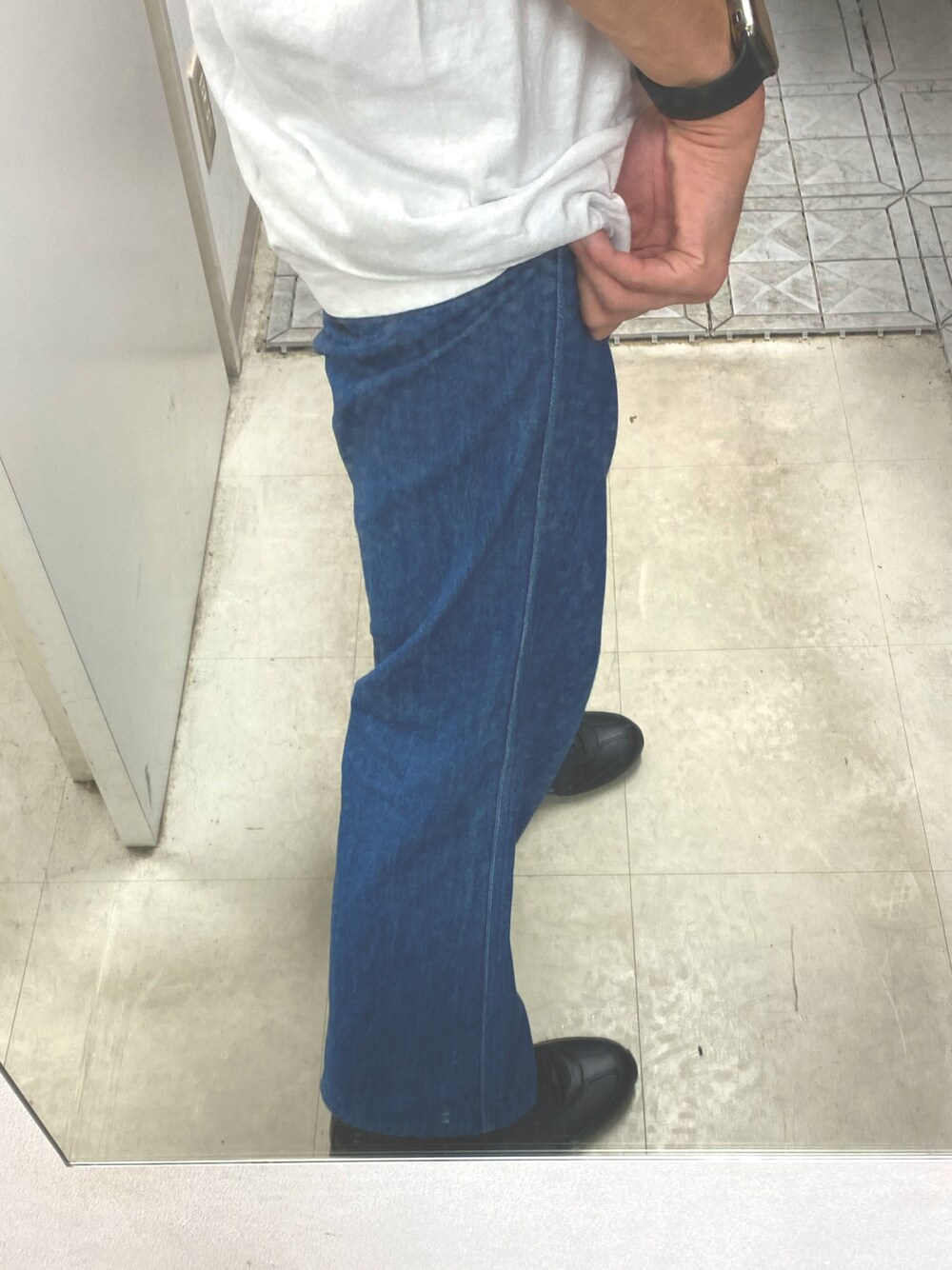 「夏コーデ、デニム」｜「Needlesのアイテム（デニムパンツ、ブルー系）」を使った、ベーコンレタスバーガーさん（メンズ・175cm）の夏コーディネートの1枚目の写真