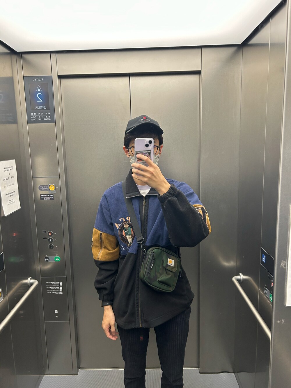 「Gramicciのアイテム（その他パンツ、ブラック系）」を使った、ベーコンレタスバーガーさん（メンズ・175cm）の秋コーディネートの1枚目の写真