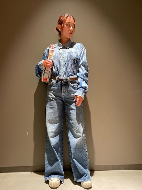 【新品タグ付】DIESEL オーバーサイズ デニムシャツ XS 新品 DIESEL（ディーゼル）の「ユニセックス シャツ デニムプリント