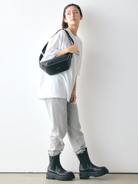公式 Calvin Kleinさん(レディース・161cm)の夏コーディネート