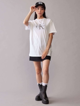 「Calvin Klein（カルバン・クライン）の【ZOZO限定】カプセルキャップ（キャップ、ブラック系）」を使った、公式 Calvin Kleinさん（レディース・174cm）の秋コーディネート