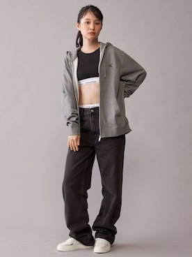 「Calvin Klein（カルバン・クライン）のIcon Cotton  Modal ロゴ コットン ハイウェスト ビキニ ショーツ（ショーツ、ブラック系）」を使った、公式 Calvin Kleinさん（レディース・174cm）の秋コーディネート