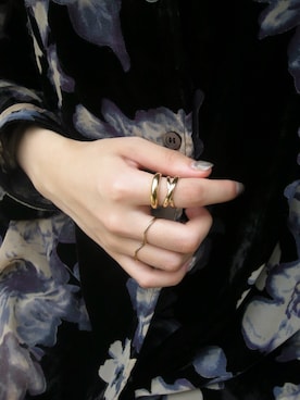 「アイテム（リング）」を使った、saekaさん（レディース・172cm）の秋コーディネート