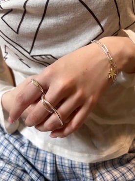 「TEN.（テン）のアイテム（リング）」を使った、saekaさん（レディース・172cm）の春コーディネート