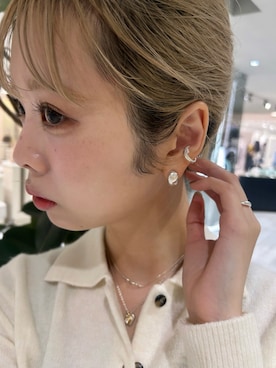 「アイテム（イヤーカフ）」を使った、saekaさん（レディース・172cm）の秋コーディネート