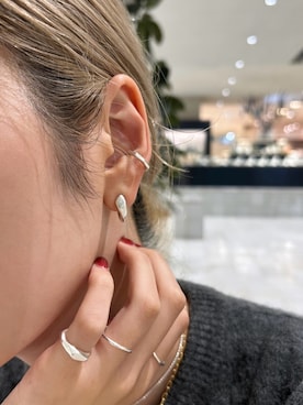 「アイテム（イヤーカフ）」を使った、saekaさん（レディース・172cm）の秋コーディネート