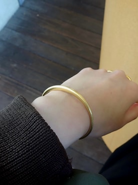 「アイテム（ブレスレット）」を使った、saekaさん（レディース・172cm）の冬コーディネート