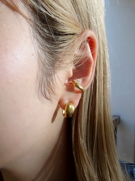 「アイテム（イヤーカフ）」を使った、saekaさん（レディース・172cm）の冬コーディネート