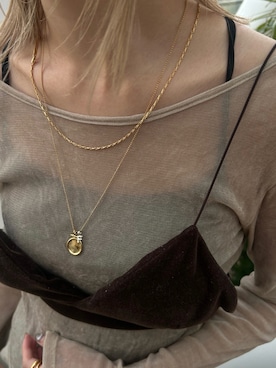 「アイテム（チャーム）」を使った、saekaさん（レディース・172cm）の秋コーディネート