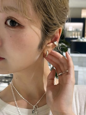「アイテム（イヤリング）」を使った、saekaさん（レディース・172cm）の秋コーディネート