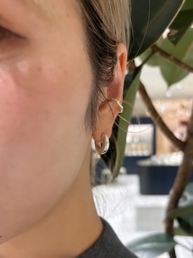 「アイテム（イヤーカフ）」を使った、saekaさん（レディース・172cm）の秋コーディネート