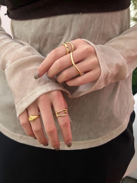 「アイテム（リング）」を使った、saekaさん（レディース・172cm）の秋コーディネート