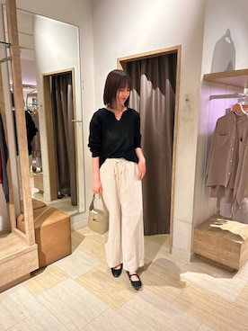 「Jena espace merveilleux（ジェナ　エスパスメルヴェイユ）の【春ニット】ギマライクカタアゼVニット（ニット/セーター、ブラック系）」を使った、らむしさん（レディース・171cm）の春コーディネート