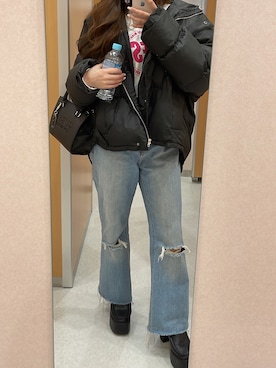 「Guess（ゲス）のアイテム（スウェット）」を使った、momo🤍さん（レディース・165cm）の冬コーディネート