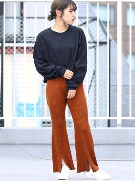 「GILDAN（ギルダン）のアイテム（トップス、ブラック系）」を使った、ROOPTOKYO_sakiさん（レディース・160cm）の秋コーディネート