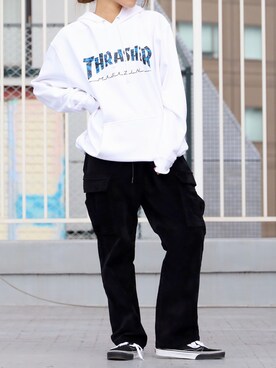 「THRASHER（スラッシャー）のアイテム（トップス、ホワイト系）」を使った、ROOPTOKYO_sakiさん（レディース・160cm）の秋コーディネート