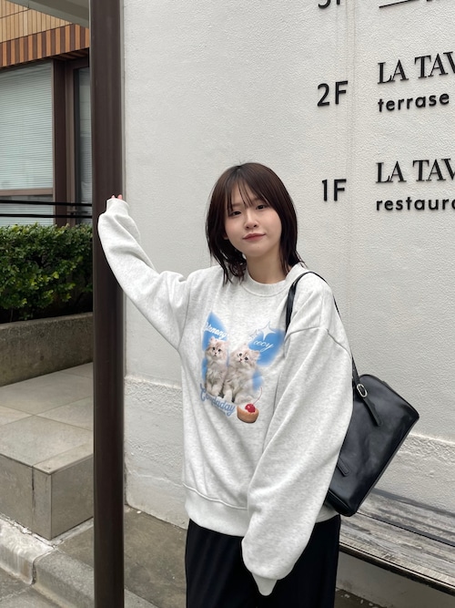 子猫とカップケーキ裏起毛ビッグスエット(BQ)（スウェット）｜almo