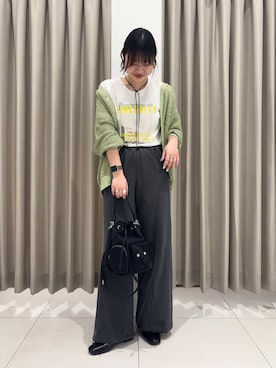 「春カラー」｜「アイテム（スウェットパンツ）」を使った、おはねさん（レディース・168cm）の春コーディネート