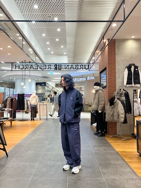 「アーバンリサーチ」｜「アイテム（ダウンベスト）」を使った、アライさん（メンズ・179cm）の秋コーディネート