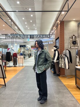 「アーバンリサーチ」｜「アイテム（その他アウター）」を使った、アライさん（メンズ・183cm）の秋コーディネート