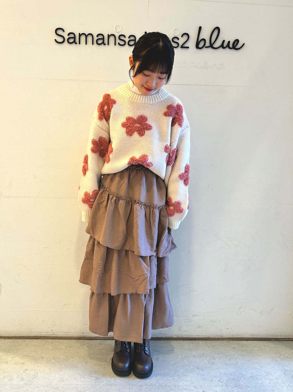 「冬コーデ、ブラウンコーデ、キナリ、花柄、花柄ニット、エヘカソポ、ehkasopo、モカ、あったかコーデ、ニットコーデ、冬、冬服」｜「ehka sopoの花柄ジャカードニット（ニット/セーター、ホワイト系）」を使った、ひよりさん（レディース・159cm）の冬コーディネートの1枚目の写真