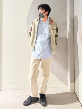 「Desigual（デシグアル）の花柄プリントシャツ（シャツ/ブラウス、ブルー系）」を使った、Desigual銀座STAFFさん（レディース・166cm）の春コーディネート