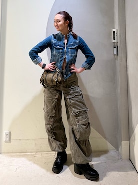 「アイテム（デニムジャケット）」を使った、Desigual銀座STAFFさん（レディース・166cm）の秋コーディネート