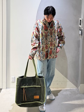 「Desigual（デシグアル）のコントラストパイピングコットントートバッグ（トートバッグ）」を使った、Desigual銀座STAFFさん（メンズ・176cm）の夏コーディネート