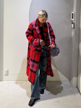 「アイテム（チェスターコート、レッド系）」を使った、Desigual銀座STAFFさん（レディース・155cm）の秋コーディネート