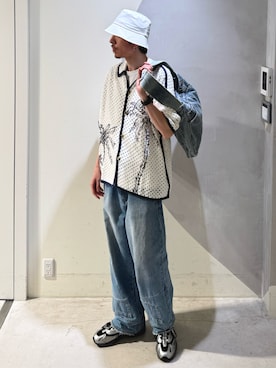 「Desigual（デシグアル）のアイテム（パンツ）」を使った、Desigual銀座STAFFさん（メンズ・179cm）の夏コーディネート