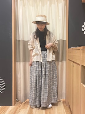 「オフィススタイル」｜「アイテム（帽子）」を使った、あずまみかさん（レディース・153cm）の春コーディネート