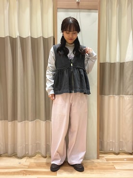 「Samansa Mos2 blue（サマンサモスモスブルー）のアイテム（ベスト）」を使った、あずまみかさん（レディース・153cm）の春コーディネート