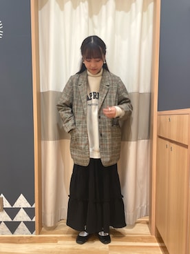 「ティアードスカート」｜「アイテム（ノーカラージャケット）」を使った、あずまみかさん（レディース・153cm）の冬コーディネート