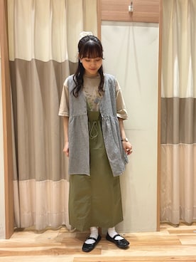 「カーゴスカート」｜「アイテム（ベスト、グレー系）」を使った、あずまみかさん（レディース・153cm）の夏コーディネート