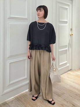 「A part by（アパートバイ）の【高身長向けサイズ展開あり】サテンバルーンイージーパンツ（その他パンツ、ベージュ系）」を使った、ノノカさん（レディース・156cm）の春コーディネート
