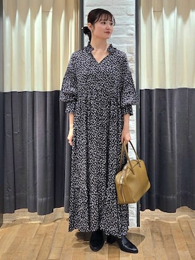 「アイテム（シュシュ）」を使った、ノノカさん（レディース・156cm）の秋コーディネート