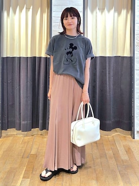 「アイテム（バングル/リストバンド）」を使った、ノノカさん（レディース・156cm・20代）の秋コーディネート