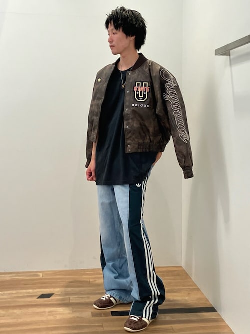 Adilenium シーズン4 チームガイスト グラフィック 半袖Tシャツ