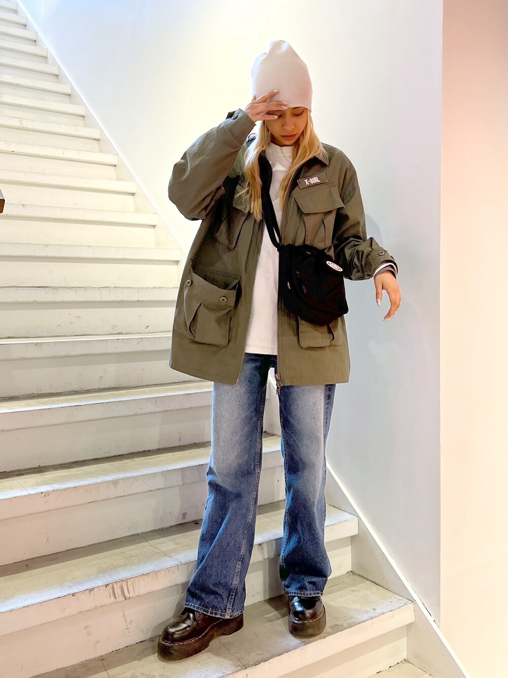 「x-girl、x-girl_ootd、似合うラボに行こう、ミリタリージャケット、ぱめコーデ」｜「X-girlのLOW RISE DENIM PANTS（デニムパンツ、ブルー系）」を使った、Pamelaさん（レディース・161cm）の冬コーディネートの1枚目の写真