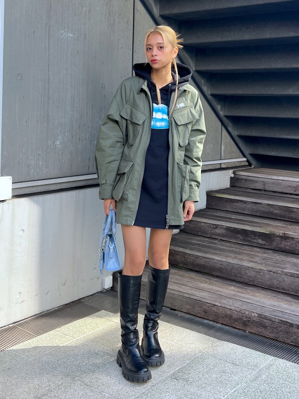 「オトナカジュアル、military、ミリタリー、シャツジャケット、ワンピース、x-girl、x-girl_ootd、ぱめコーデ」｜「X-girlのMILITARY SHIRT（ミリタリージャケット、グリーン系）」を使った、Pamelaさん（レディース・161cm）の冬コーディネートの1枚目の写真