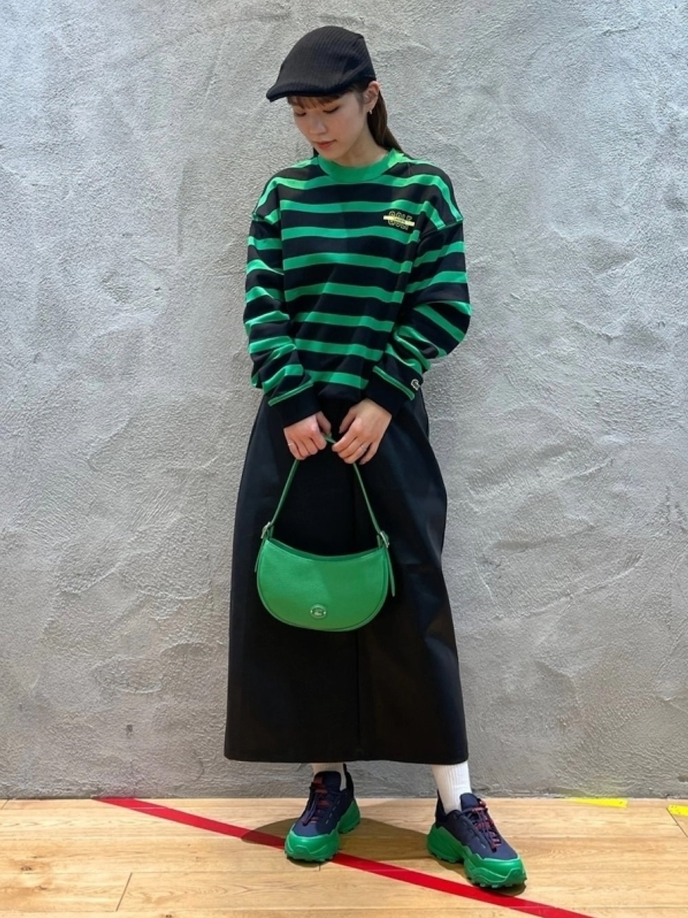 LACOSTE オリジンクロコ グレインレザーハーフムーンバッグ LACOSTE（ラコステ）の「オリジンクロコ グレインレザーハーフ