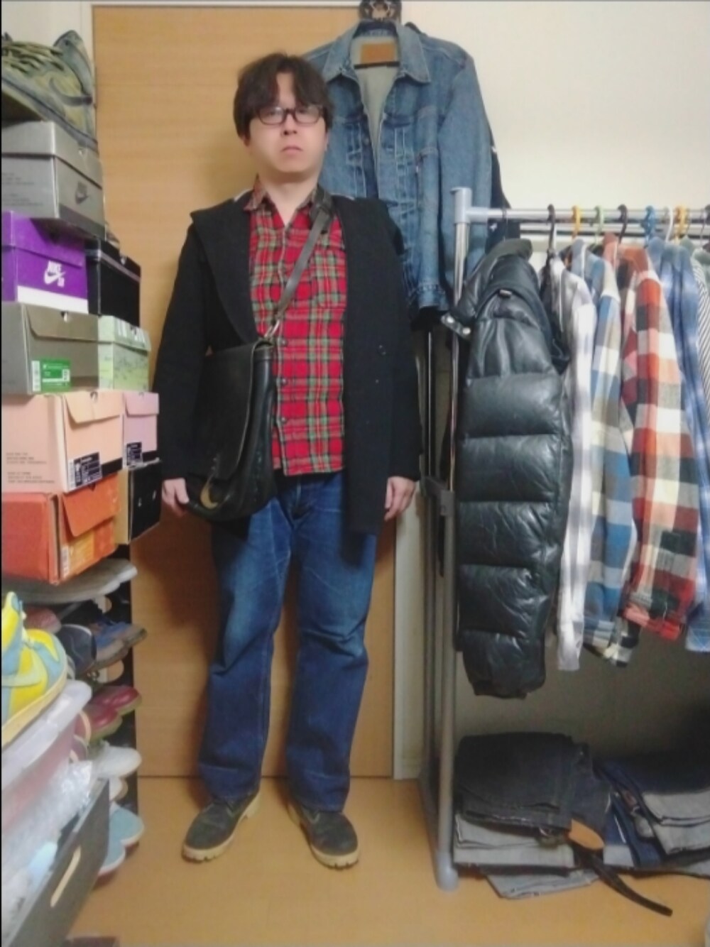 「ユナイテッドアローズ　ダッフルコート　男性版“大人可愛いコーデ”
TENDERLOIN  × PORTER  T-MAIL BAG
メールバッグ　At Last 
Timberland×Mastermind JAPAN RRL　きれい目　オフィスカジュアル」｜「UNITED ARROWSのアイテム（ダッフルコート、ブラック系）」を使った、beekneesさん（メンズ・178cm）の冬コーディネートの1枚目の写真