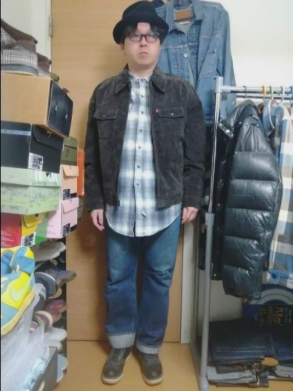 「mastermind JAPAN × visvim 7 hole  ワコマリア　テンダーロイン
RRL シャドーチェックシャツ　ジョニー・デップ　ダメージブーツ
色落ちデニム　ハット　スウェードJKT」｜「WACKO MARIAのアイテム（ハット、ブラック系）」を使った、beekneesさん（メンズ・178cm）の春コーディネートの1枚目の写真