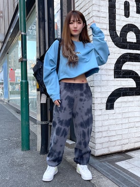 牧村千穂さんの「TIE-DYE SWEAT PANTS」を使ったコーディネート