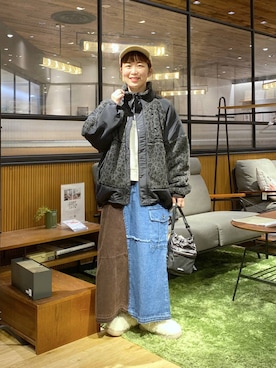 「アイテム（デニムスカート）」を使った、おかでぃさん（レディース・157cm・30代）の秋コーディネート