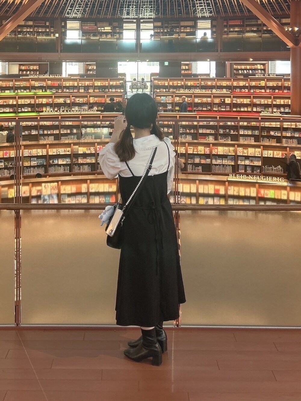 「しまむらのアイテム（ショルダーバッグ、ブラック系）」を使った、s u z u h aさん（レディース・143cm）の冬コーディネートの1枚目の写真