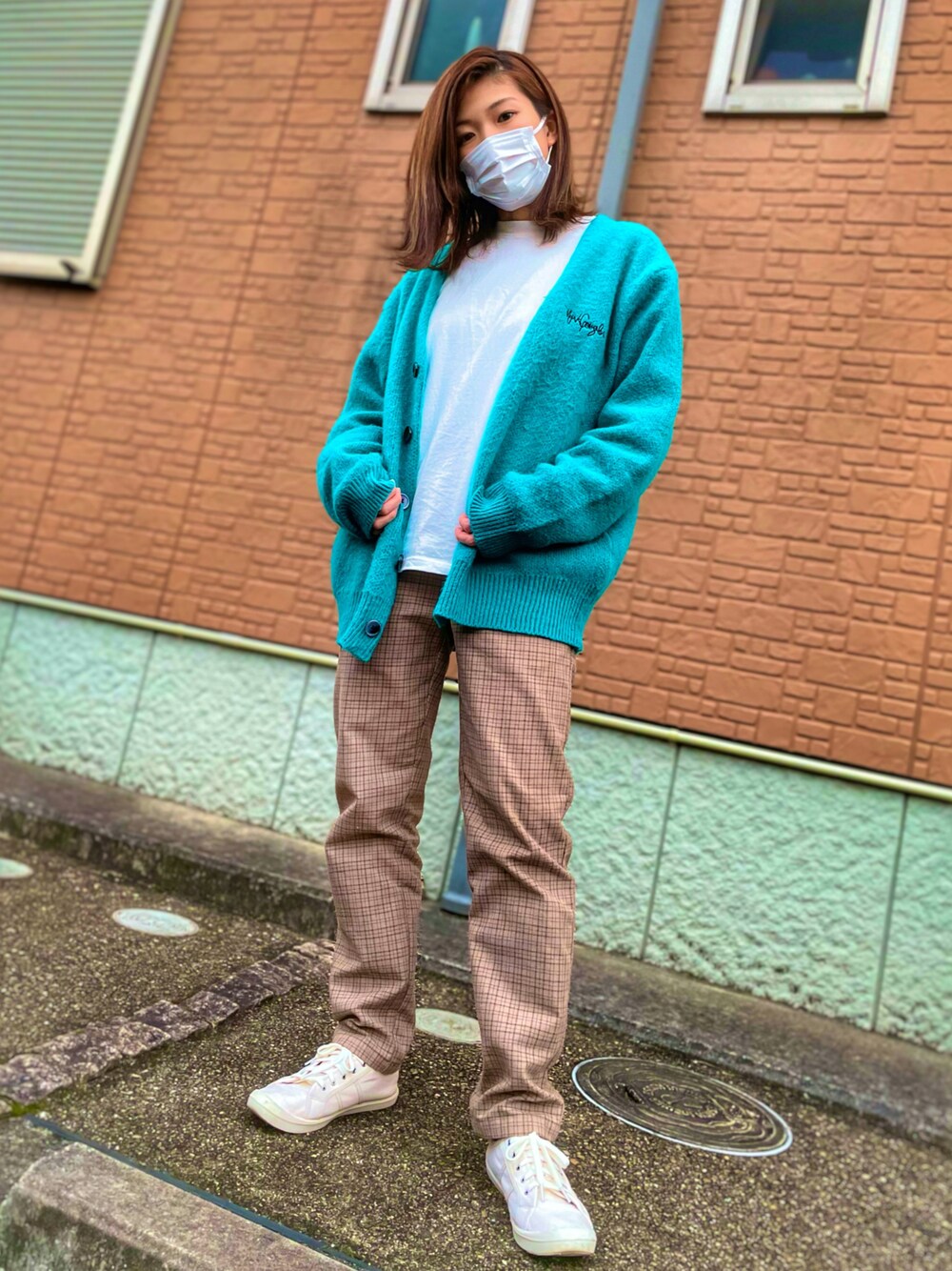 「休日コーデ、ビッグシルエット、シャギーニット、カーディガン、カジュアルコーデ、ストリート、ootd、ファッション忘備録、メンズライク、ママコーデ、プチプラ」｜「Mark GonzalesのMark Gonzales/マークゴンザレス 別注  ピスネーム/ロゴ刺繍 シャギーニット ビッグシルエットカーディガン（カーディガン/ボレロ、グリーン系）」を使った、celica3298sさん（レディース・157cm）の冬コーディネートの1枚目の写真