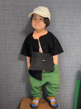 「アイテム（シャツ/ブラウス、ブラック系）」を使った、yayaさん（キッズ・90cm）の春コーディネート