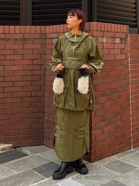 「アイテム（手袋）」を使った、YURIKAさん（レディース・167cm）の秋コーディネート